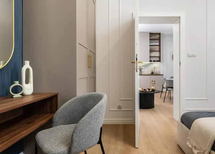 2x Perfect Old Town 5min Main Market Square Ac Wifi Parking Balcony アパート